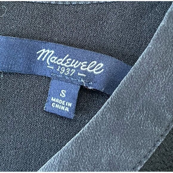 Madewell Womens Button Back Top Sz Small Black Silk Trim Crepe Blouse Minimalist - Picture 6 of 6